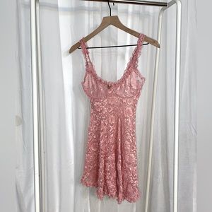 Vintage 2000s FashionBug Pink Lacy Slip With Underwire and Lace Trim